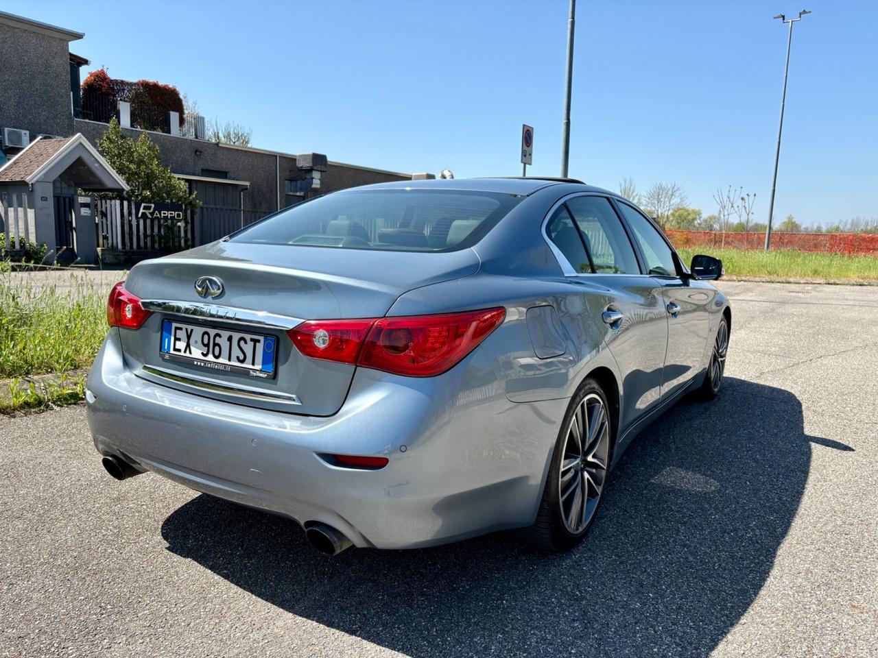 Infiniti Q50 S Hybrid 364CV 2013