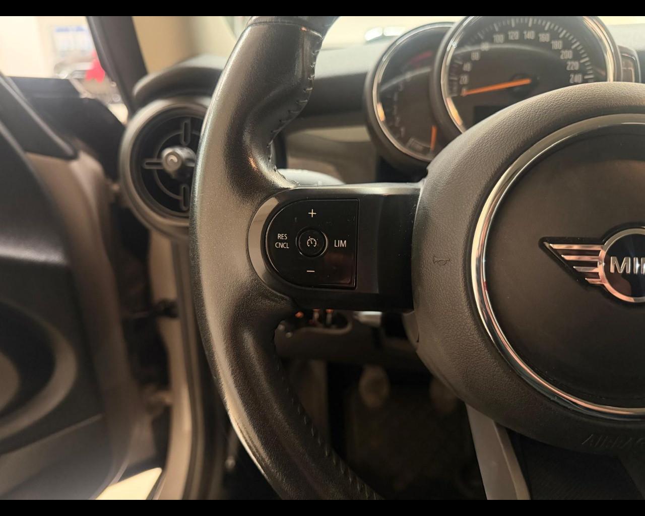 MINI Mini 4ª serie (F56) - Mini 1.5 Cooper Camden Edition