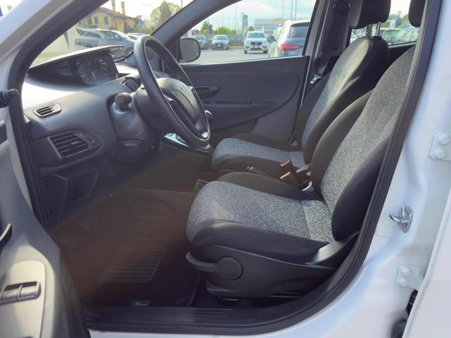 LANCIA Ypsilon 1.2 69 CV 5 porte Platinum
