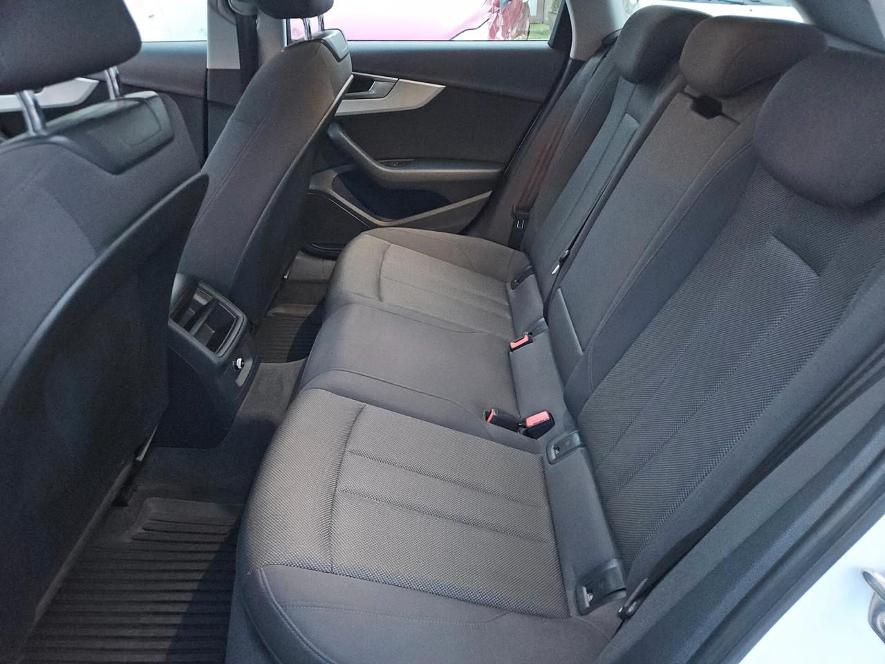 Audi A4 2.0 TDI 150 CV S tronic Sport Avant