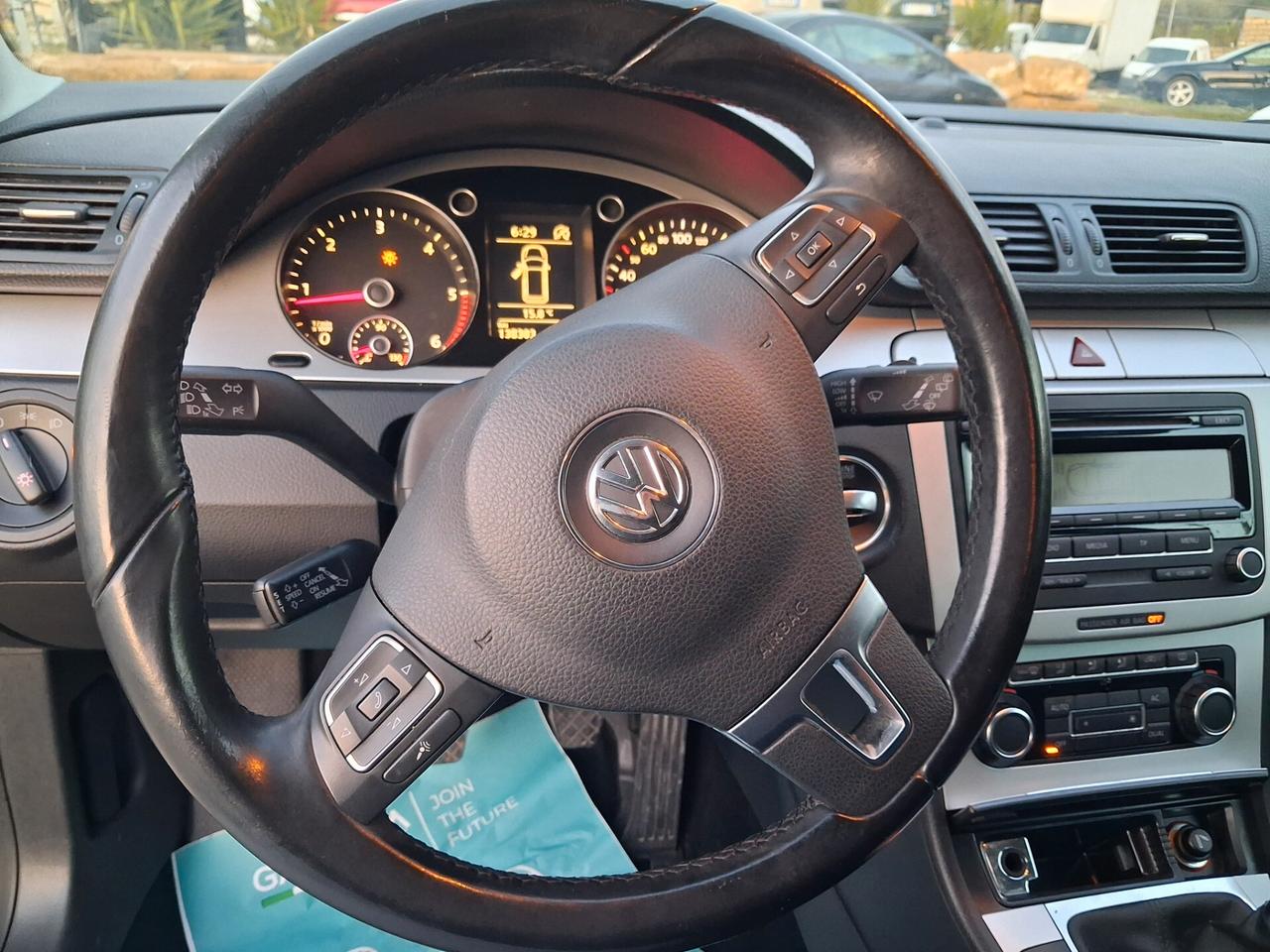 Volkswagen Passat 1.6 TDI DPF Var Comf. BM Tech.