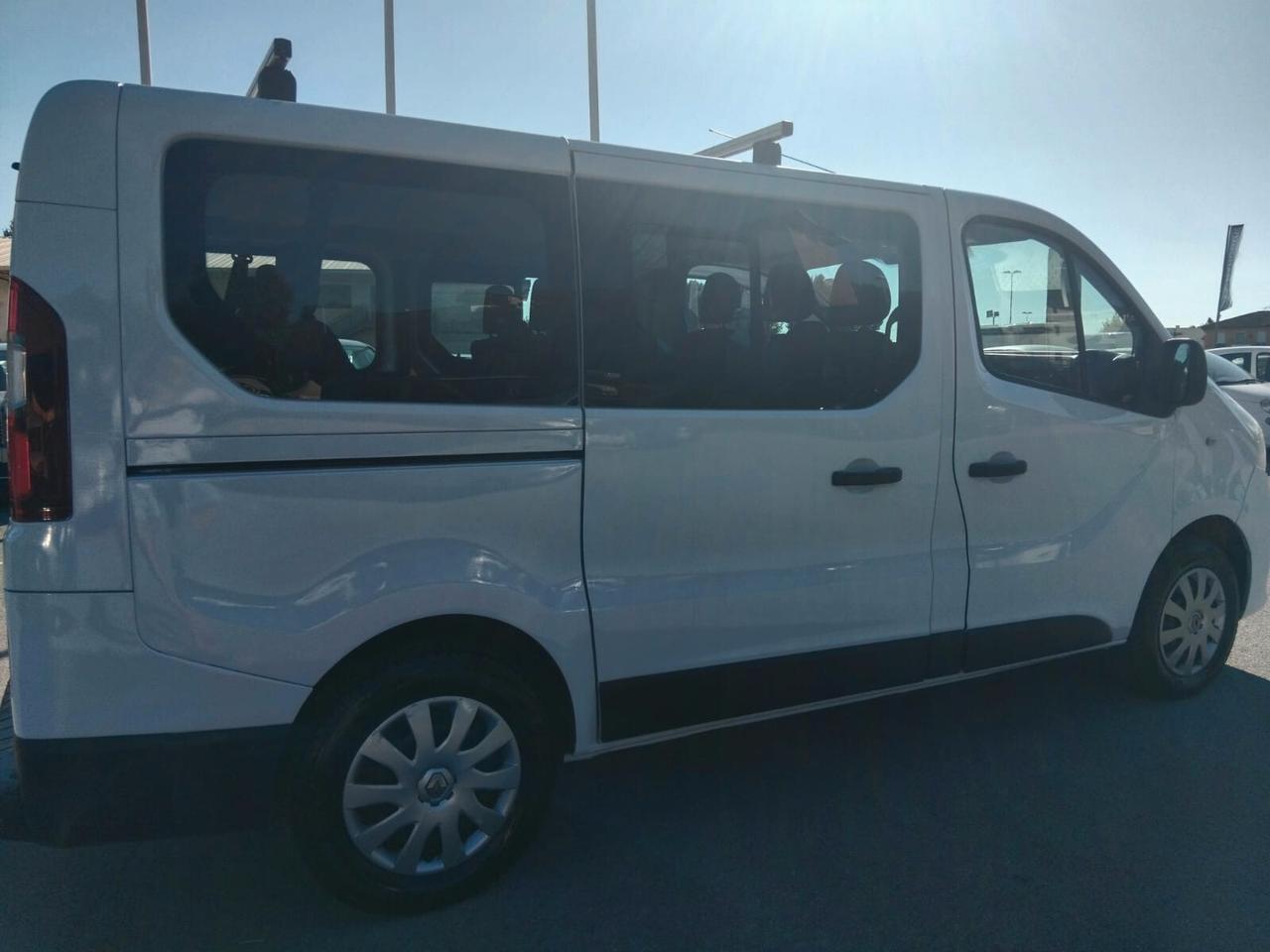 9 POSTI - Renault Trafic 1.6 dCi 125CV Intens – GARANZIA 12 MESI – FINANZIABILE!