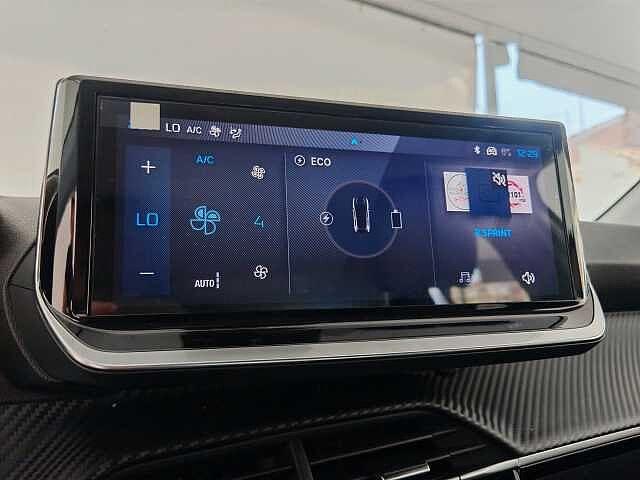 Peugeot 208 motore elettrico 136 CV 5 porte Allure