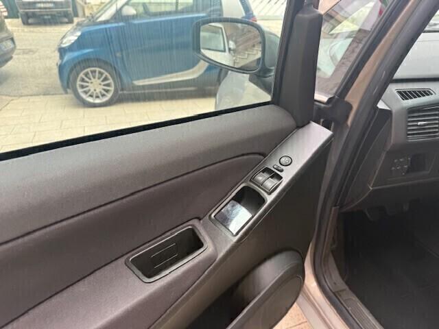 Lancia MUSA 1.4 16V Oro cv 77 ok neopatentati benz