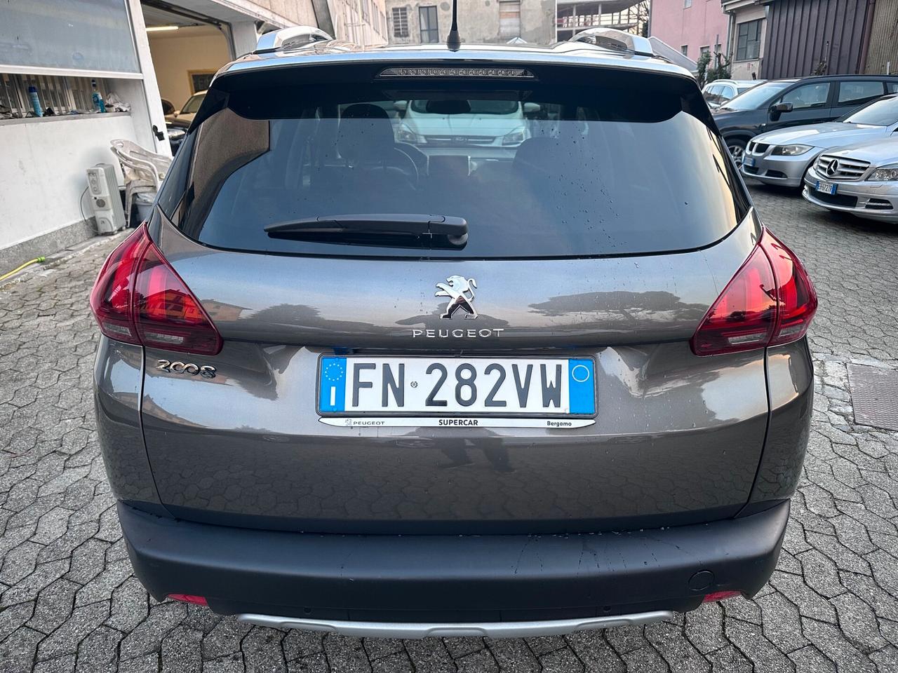 Peugeot 2008 PureTech 82 Allure*EURO6*28.000KM*