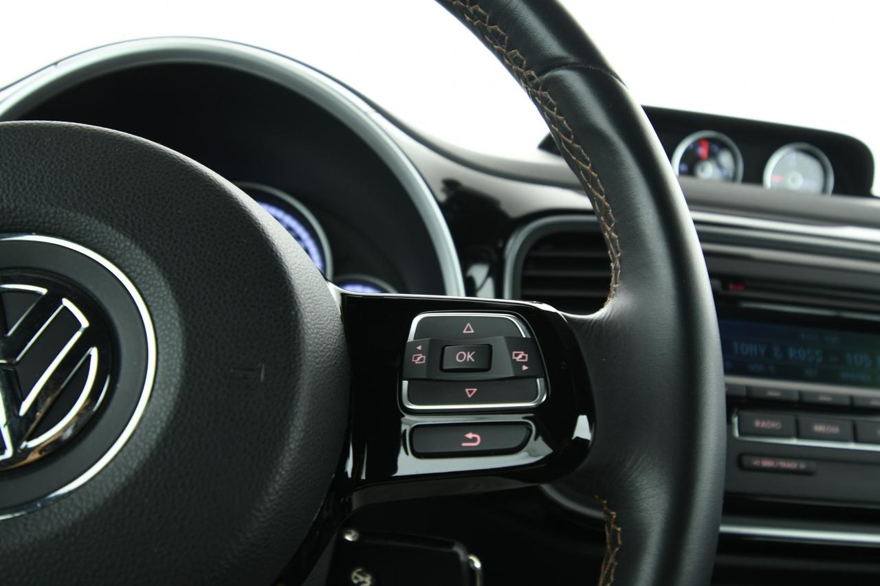 VOLKSWAGEN Maggiolino Cabrio 2.0 tdi bm Design 110cv NEOPATENTATI+C17"