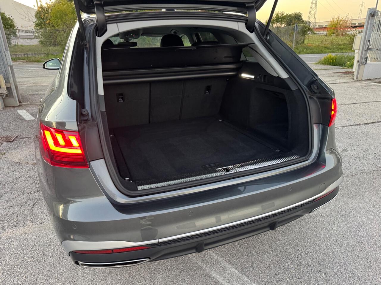 Audi A4 Avant 40 TDI quattro S tronic line edition