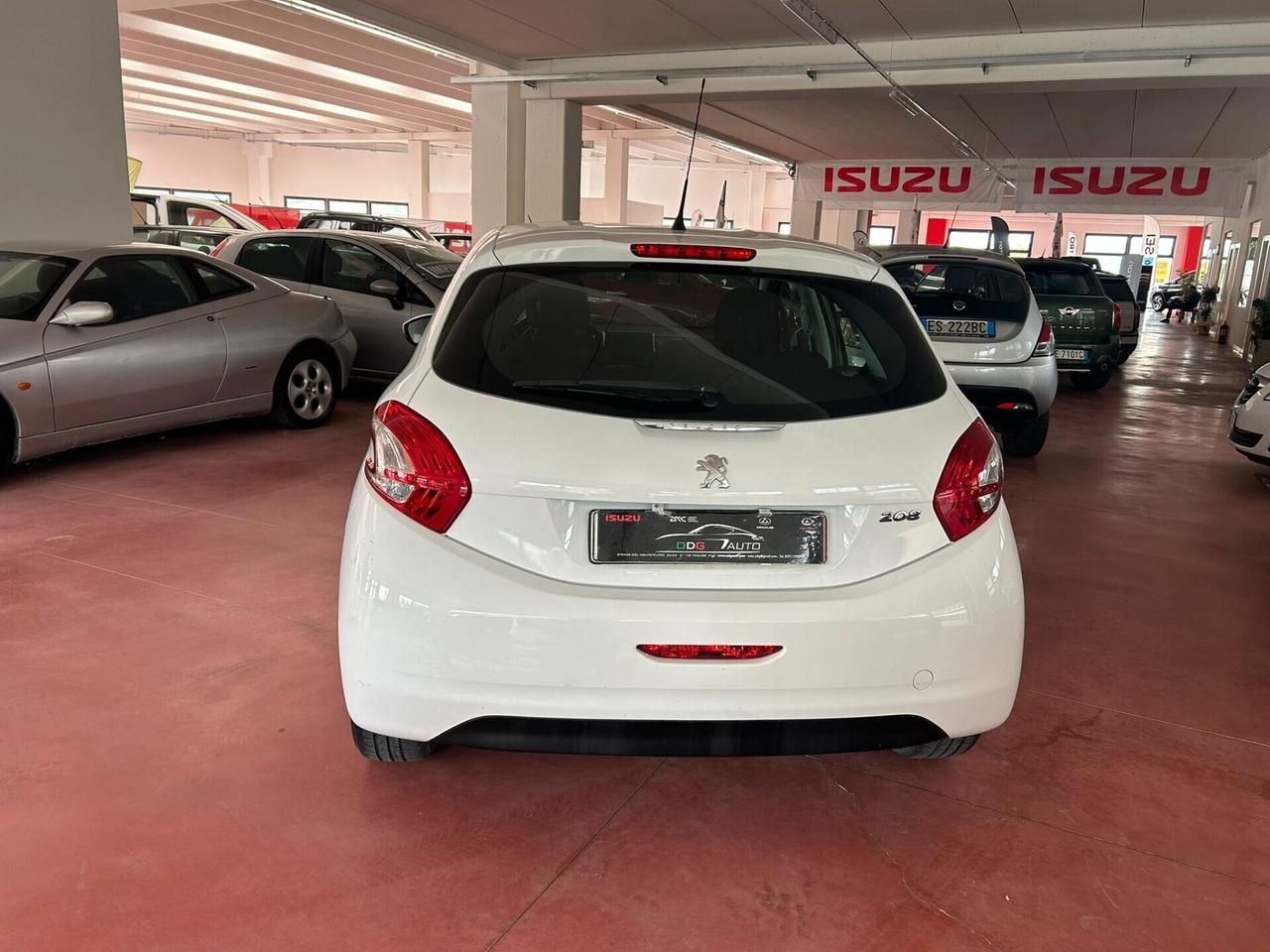 Peugeot 208 serie4 benzina 1.2 CV 82 Km 96.490 per NEOPATENTATI