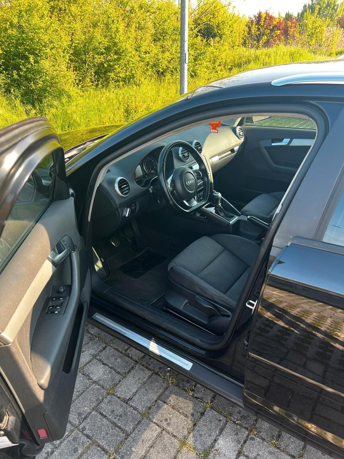 Audi A3 SPB 1.6 TDI 105 CV CR Ambition
