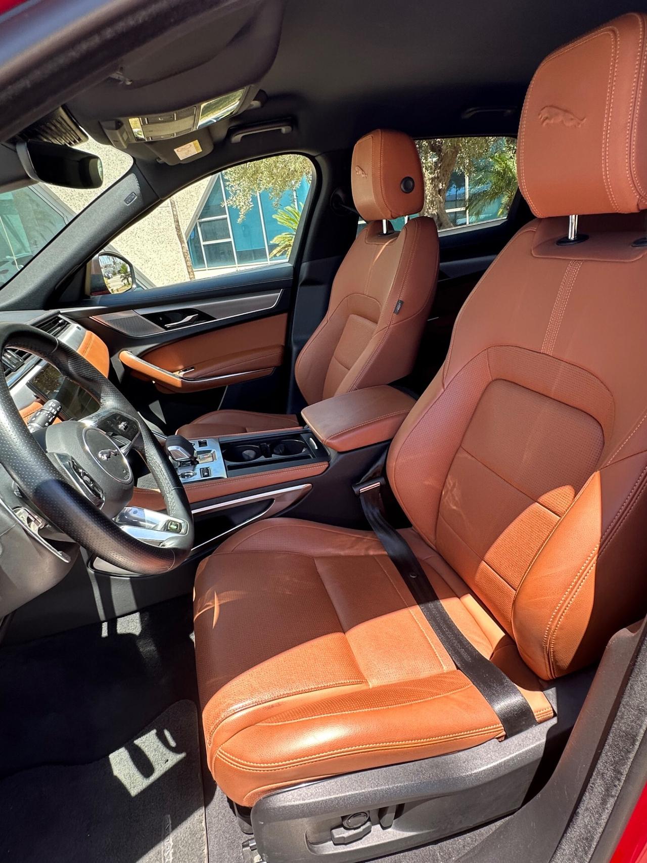 Jaguar F-Pace 2.0D R-Dynamic AUTOCARRO N1 totalmente detraibile