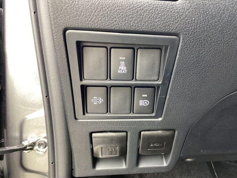 Toyota Hilux 2.4 Diesel AT Double Cab 4WD Executive MY24