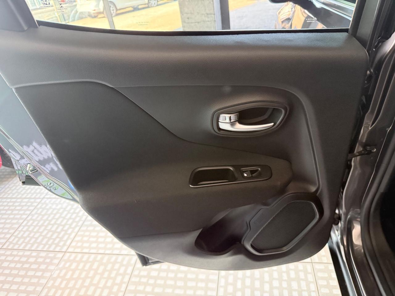 Jeep Renegade 1.6 Mjt DDCT 120 CV S