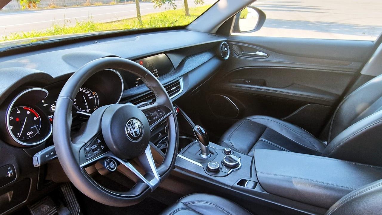 Alfa Romeo Stelvio 2.2 Turbodiesel 180 CV AT8 Q4 Business