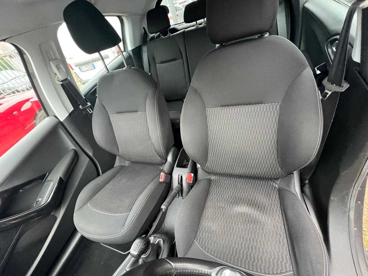 Peugeot 208 PureTech 82 Stop&Start 5 porte Signature