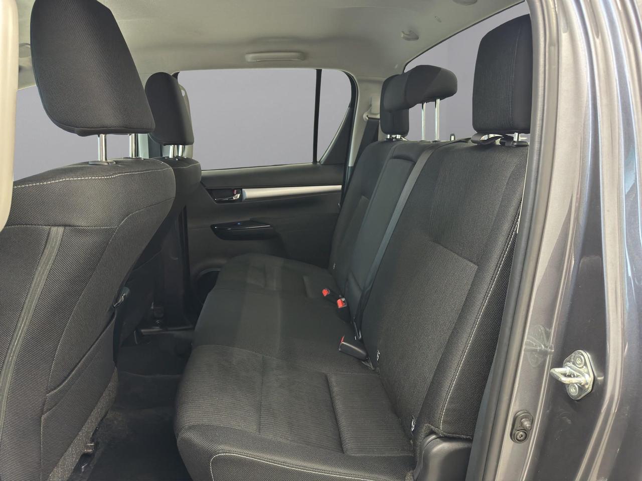 Toyota Hilux 2.4 d-4d M DC 4WD EXECUTIVE