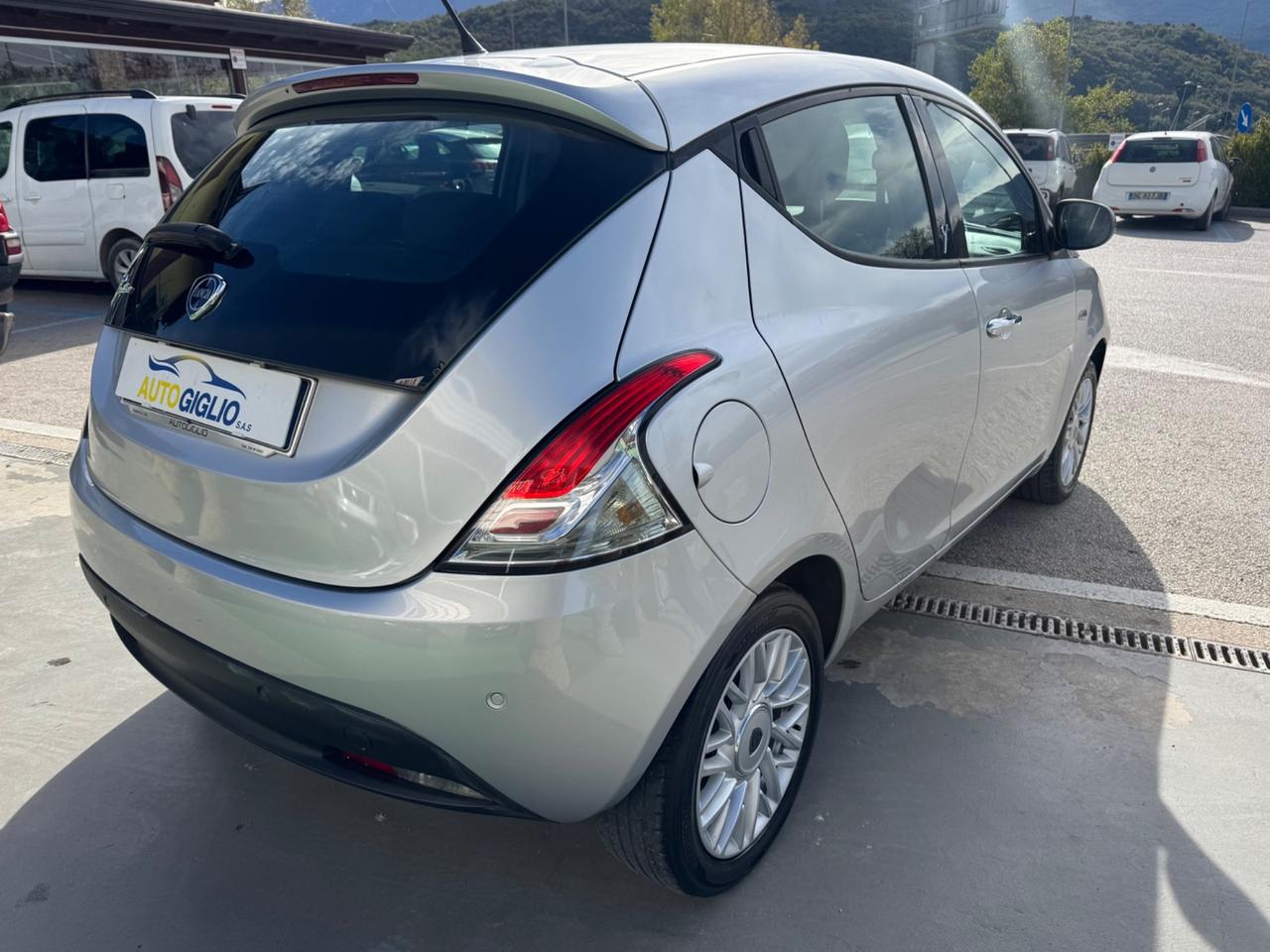 Lancia Ypsilon 1.2 69 CV 5 porte Gold
