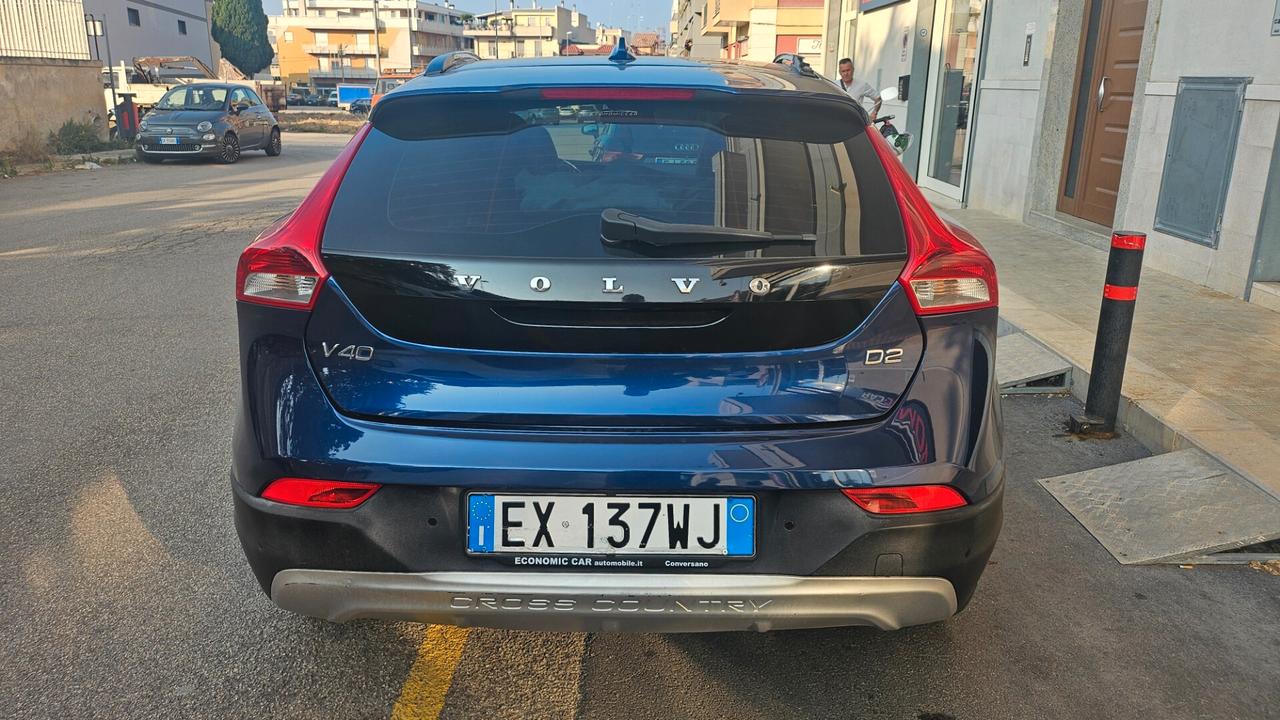 Volvo V40 Cross Country D3 Momentum AUTOMATICO