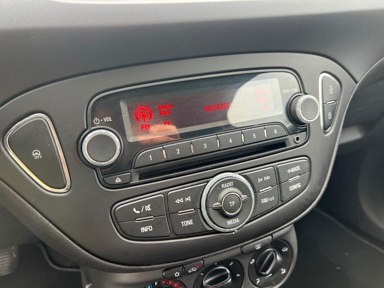Opel Corsa 1.2 51KW 3PORTE-2015"NEOPATENTATI"
