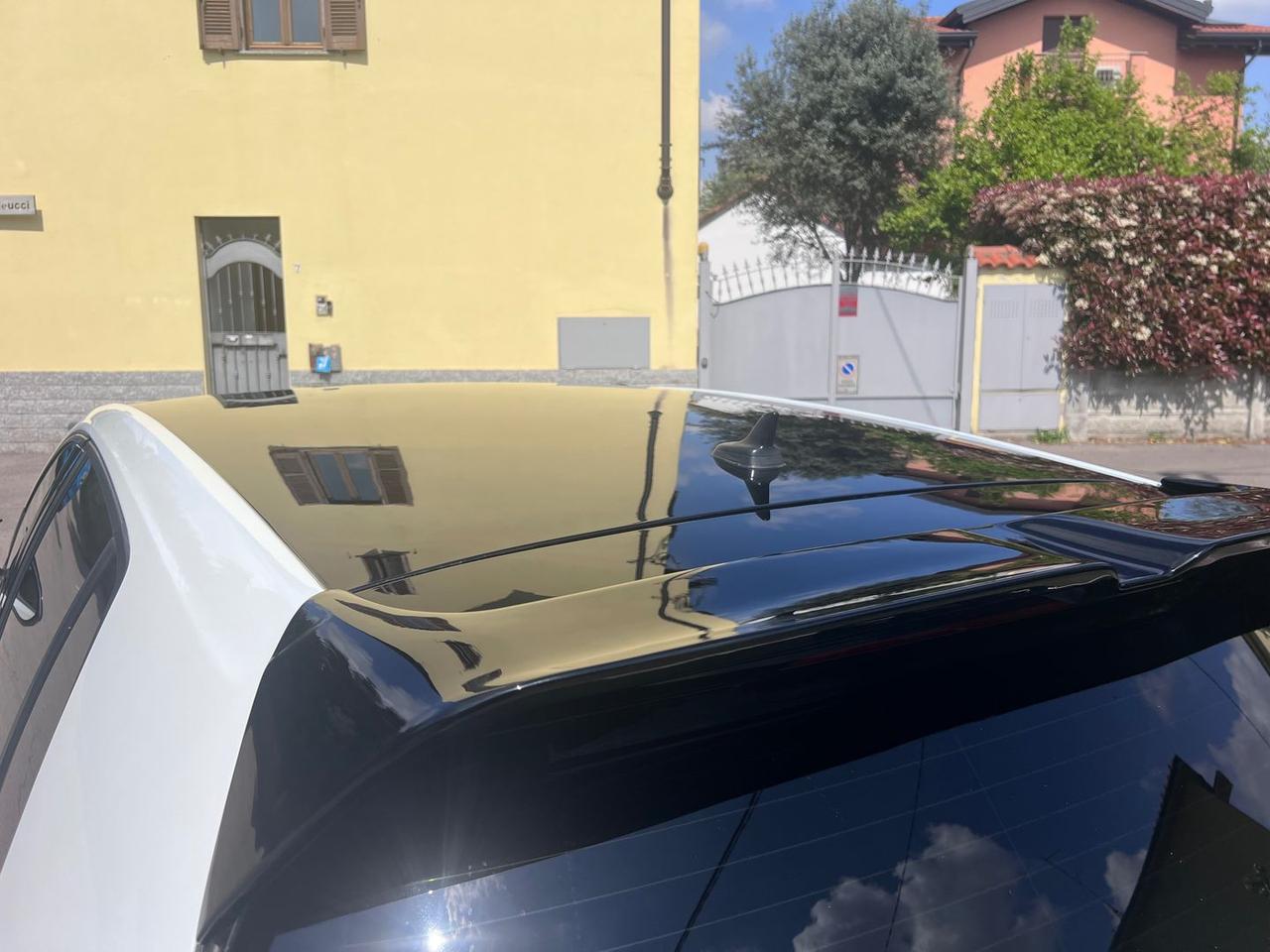 Volkswagen Golf 2.0 TSI R #10432