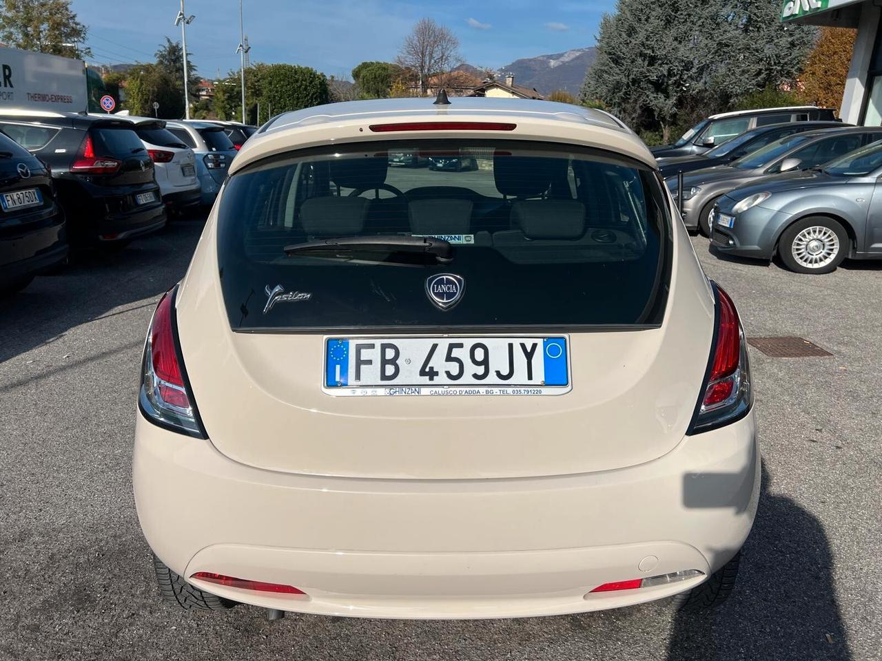 Lancia Ypsilon 2015 1.2 8v Platinum 69cv E6*ok neopatentati*