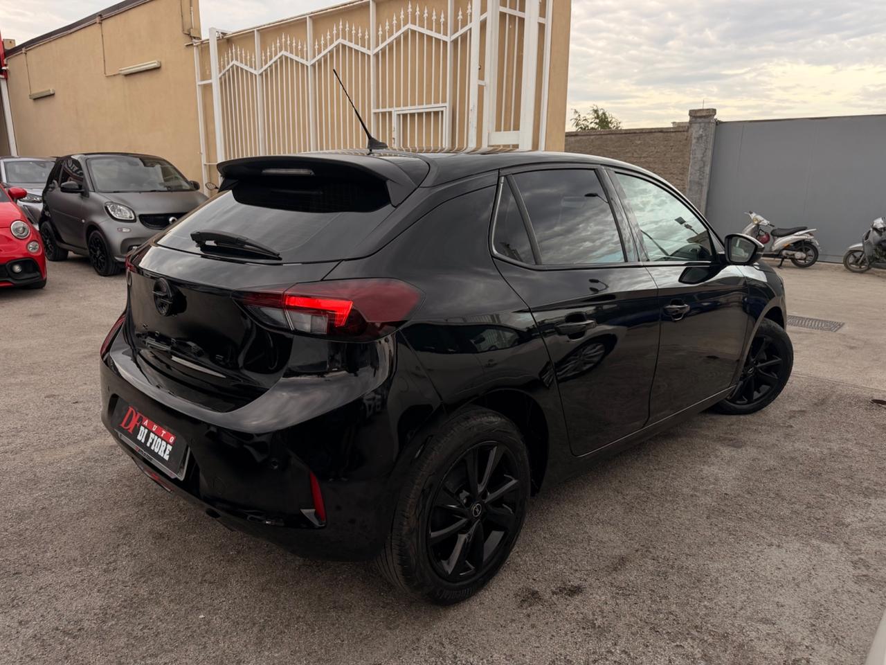 Opel Corsa 1.2 Edition TOTAL BLACK CAR PLAY