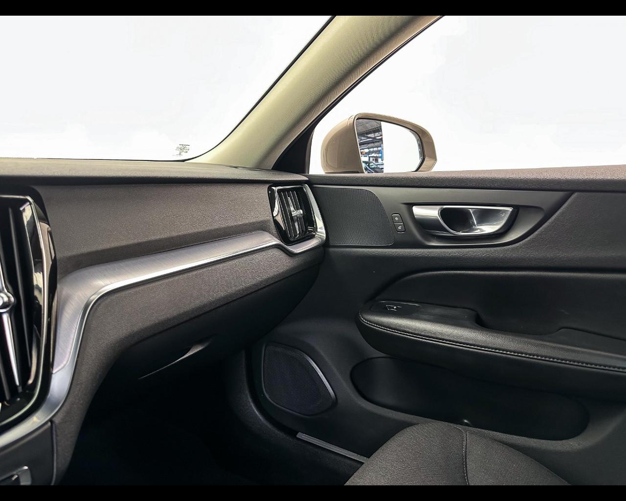 VOLVO V60 B4 (d) Geartronic Momentum Business