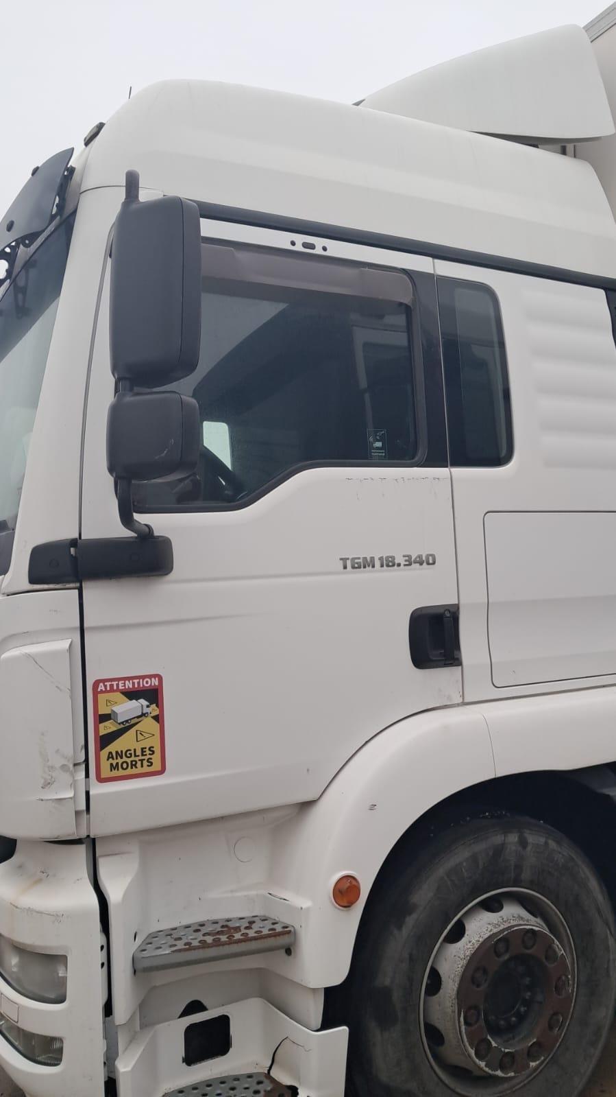 MAN TGM 18.340 Manuale Frigo-Sponda Con Problemi Al Motore