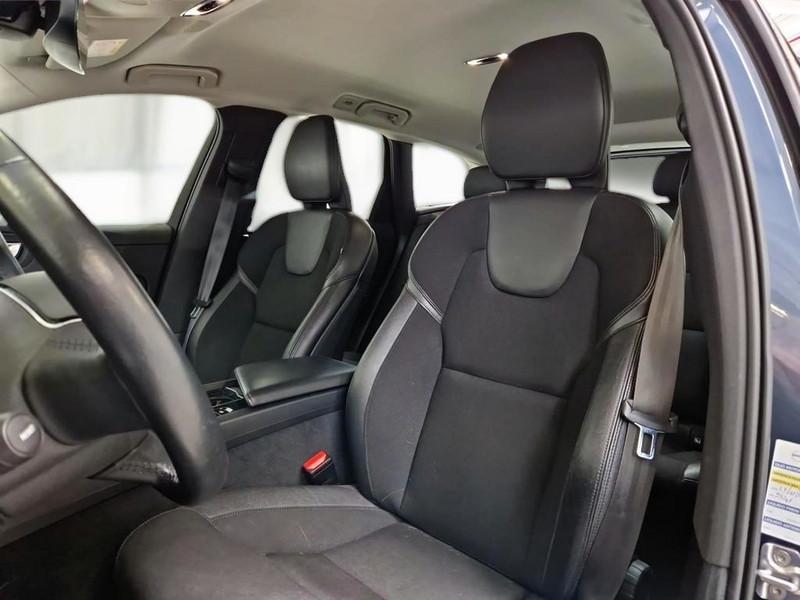 VOLVO XC60 B4 D AWD Geartronic Momentum