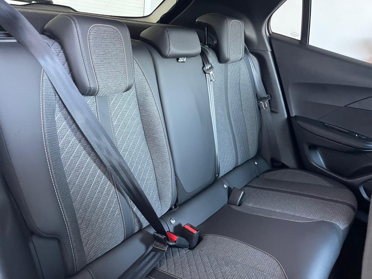 Peugeot 2008 1.2 100cv Allure NO VINCOLO DI FINANZIAMENTO