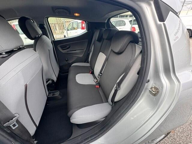 Lancia Ypsilon Silver 1.2 69 CV 5 porte Neopatentati