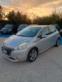 Peugeot 208 1.4 HDi 68 CV 5 porte Allure