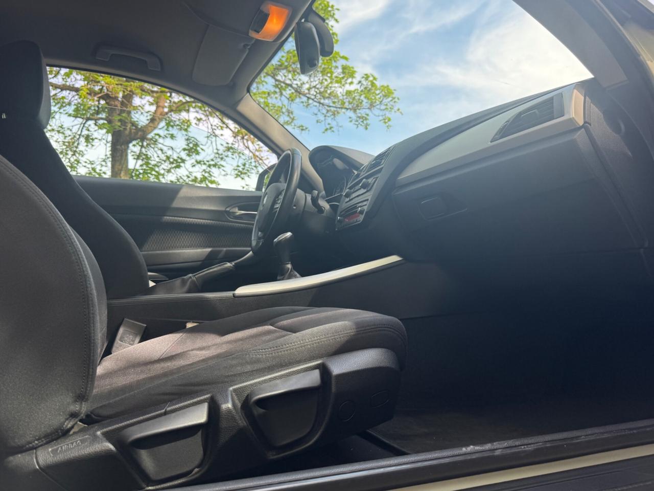 Bmw 114 114i 5p. Unique