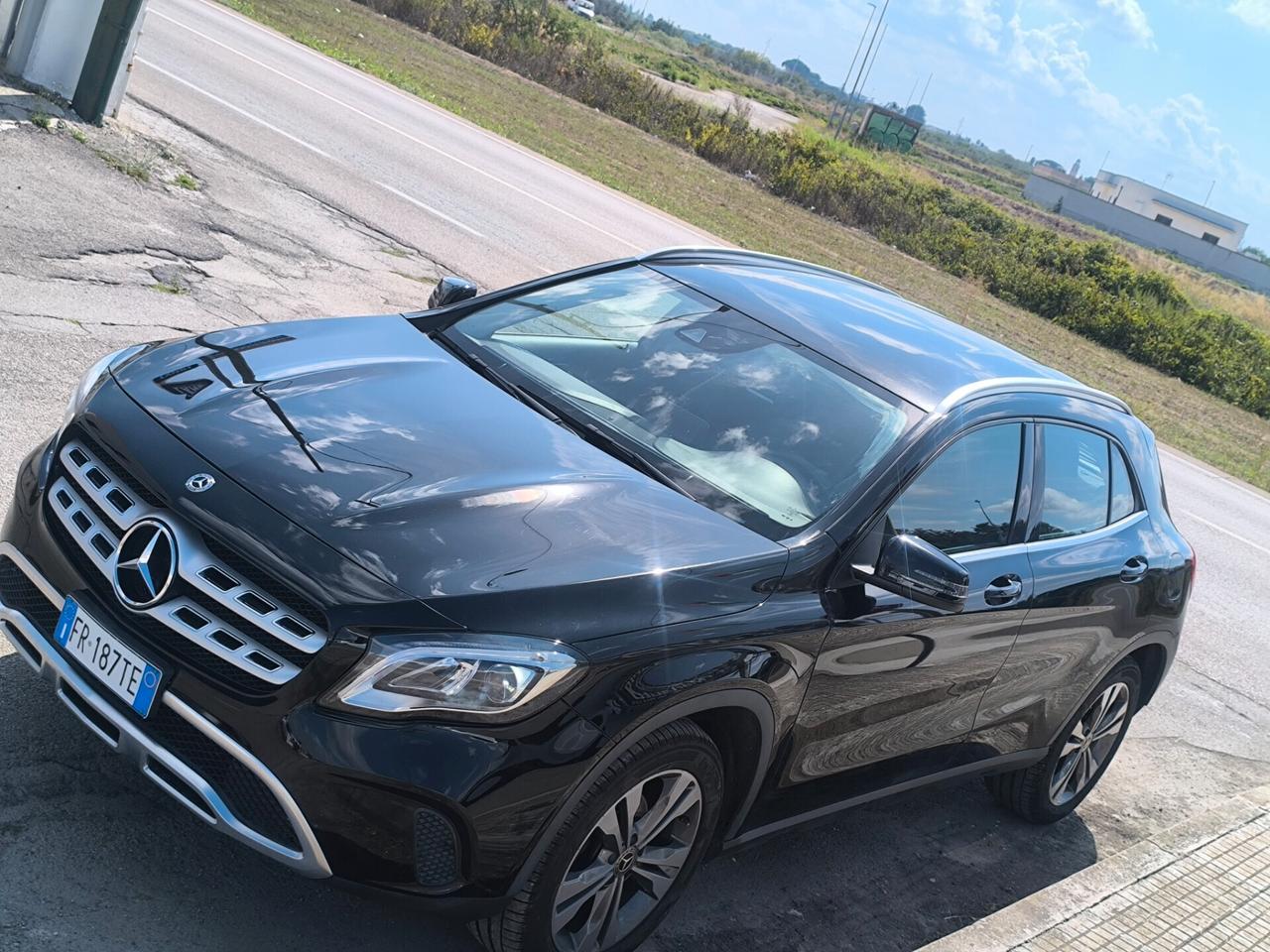 MERCEDES GLA 180 CDI PREMIUM LED/NAVI