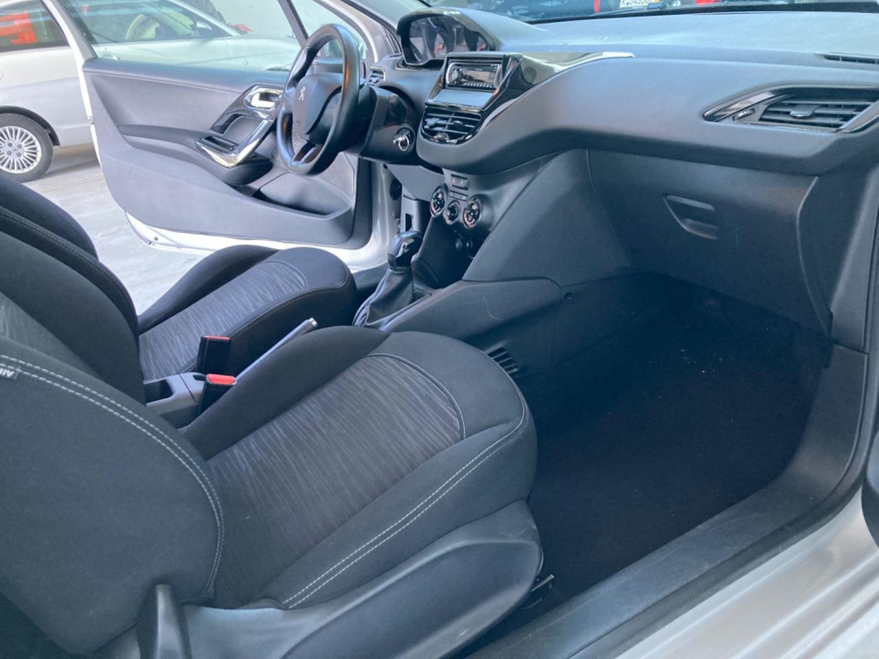 Peugeot 208 1.0 VTi 68 CV 3 porte Access per neopatentati