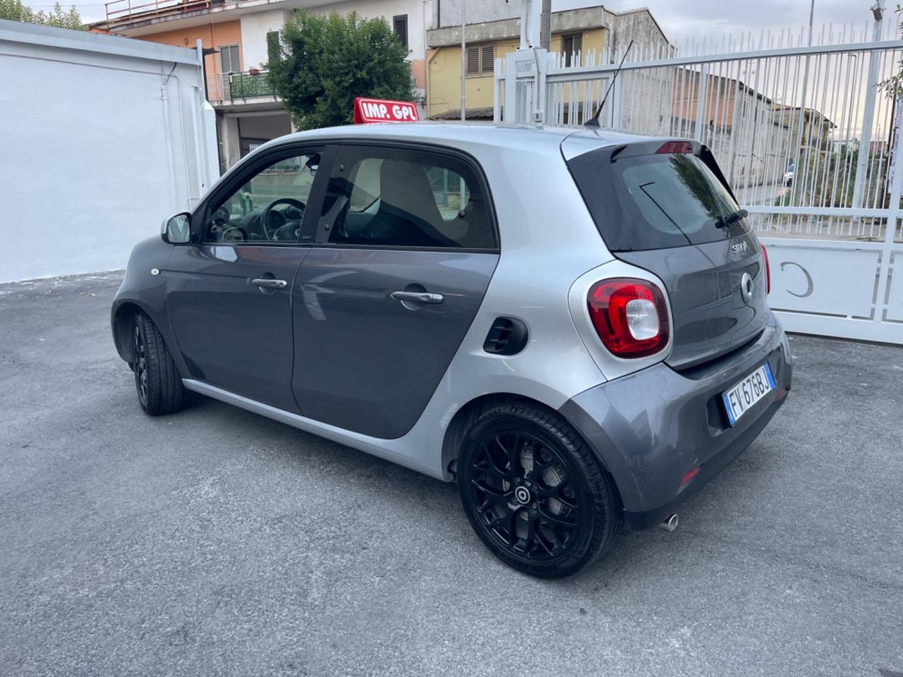Smart ForFour cil. 1.0 GPL ANNO 2018 MODELLO PASSION CAMBIO AUTOMATICO.
