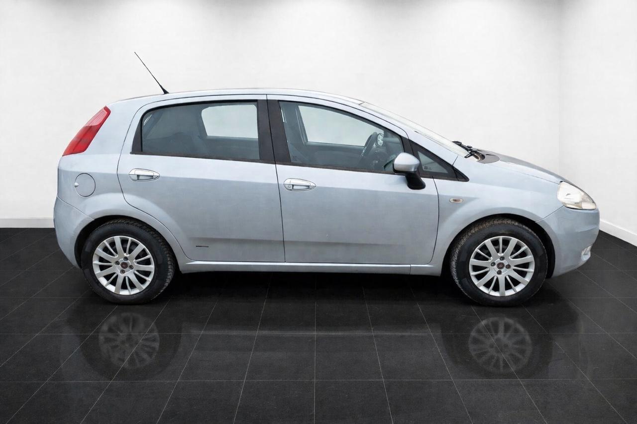 Fiat Grande Punto 1.3 MJT 90 CV 5 porte Emotion 6MARCE NEOPATENTATI UNICOPROPIETARIO