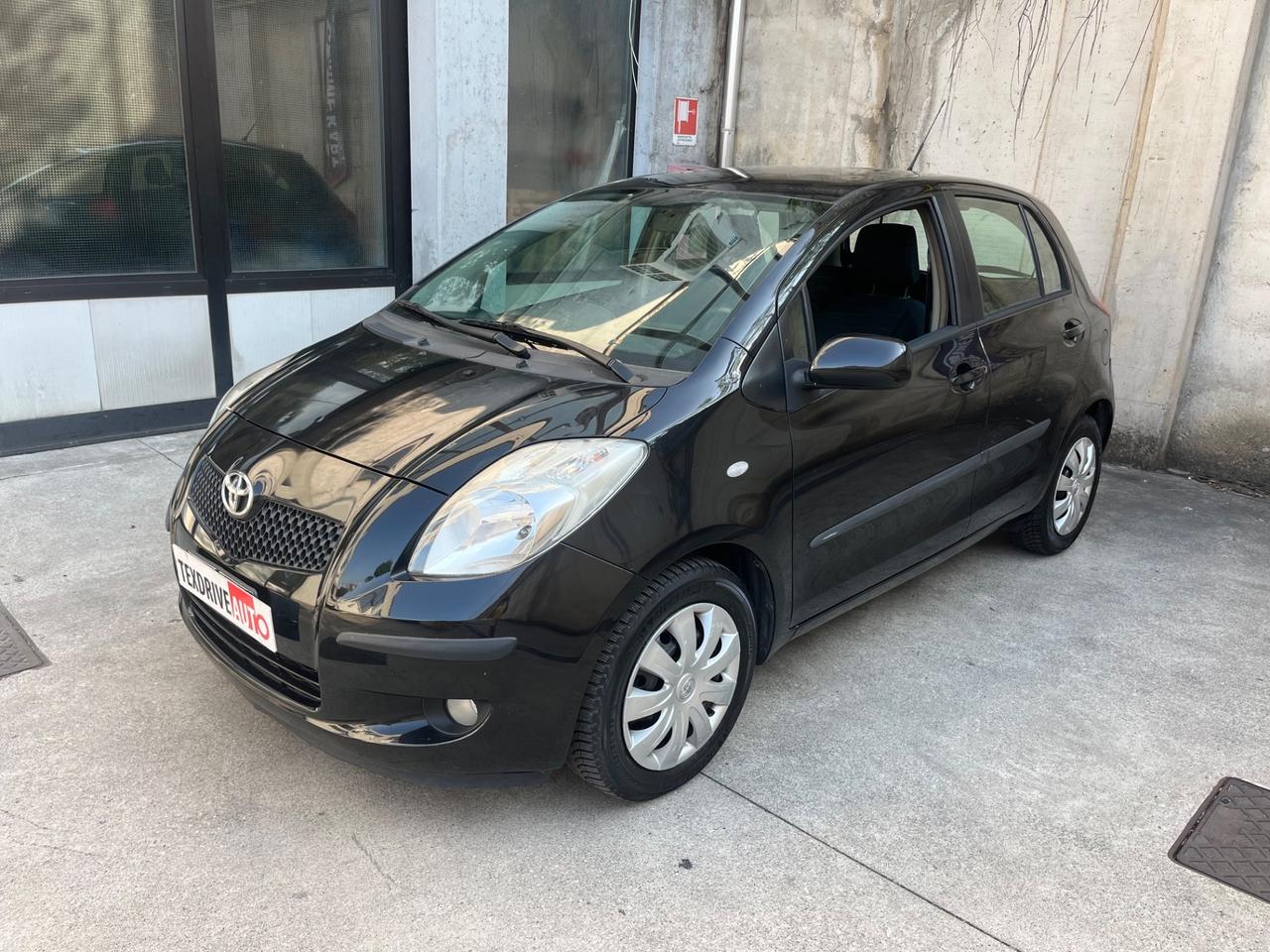 Toyota Yaris 1.3 5 porte Navi