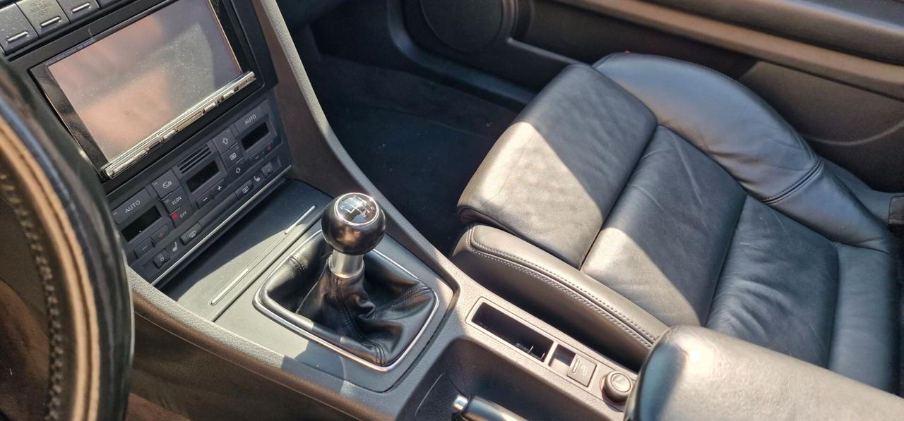 Audi A4 Cabriolet 2.5 V6 TDI cat
