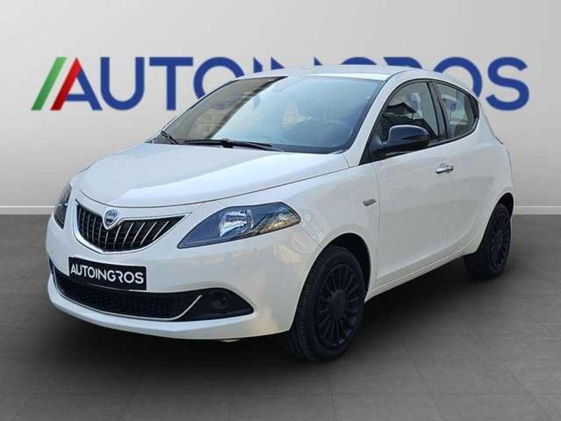 Lancia Ypsilon 1.0 firefly hybrid Silver s