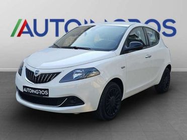 Lancia Ypsilon 1.0 firefly hybrid Silver s
