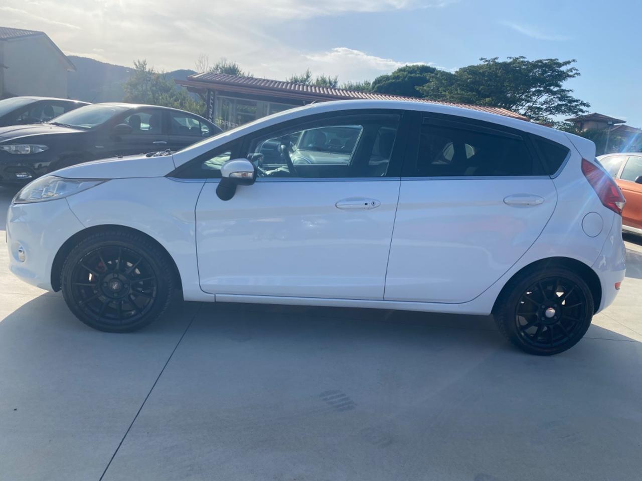 Ford Fiesta 1.4 5 porte Bz.- GPL Titanium