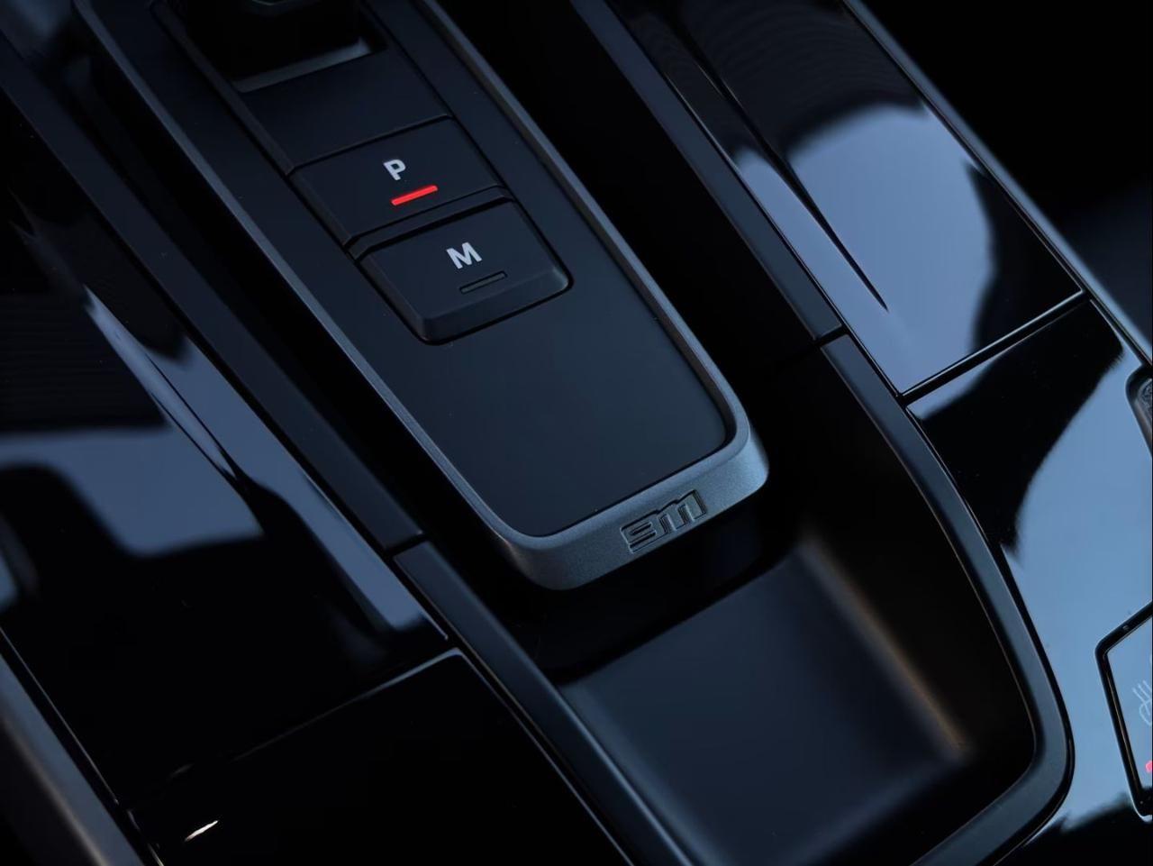 PORSCHE 992 911 Carrera