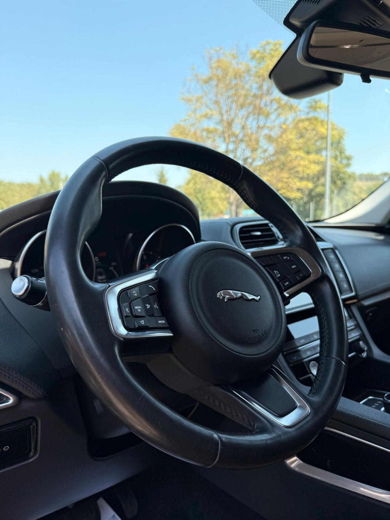 Jaguar F-Pace 2.0 D 180 CV AWD aut. Portfolio