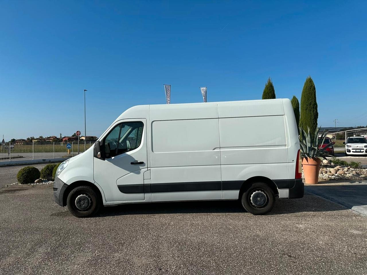 RENAULT Master