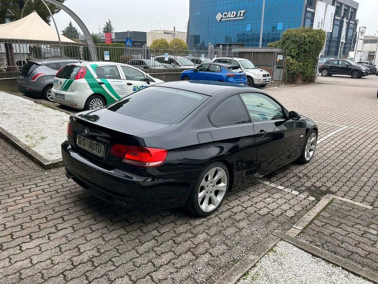 BMW 320 E92 Coupe Attiva 177cv MANUALE
