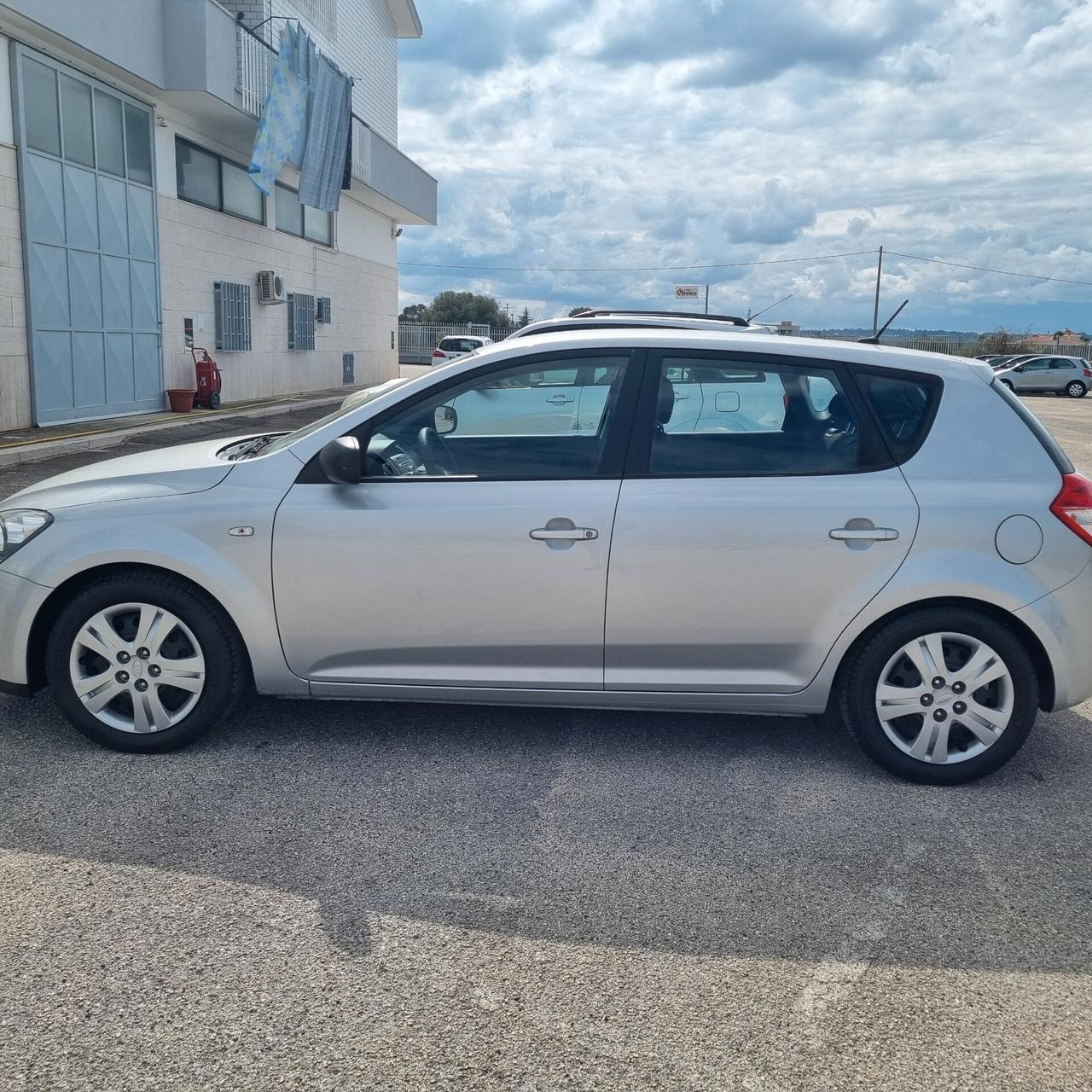 Kia Ceed 1.4 90CV 5p. LX Bi-Fuel- OK NEOPATENTATI