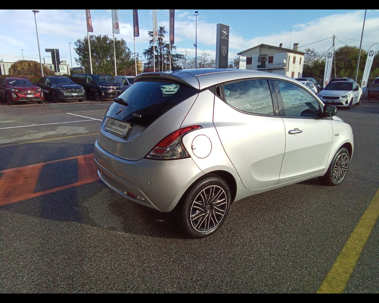 LANCIA Ypsilon 3ª serie - Ypsilon 1.0 FireFly 5 porte S&S Hybrid Ec