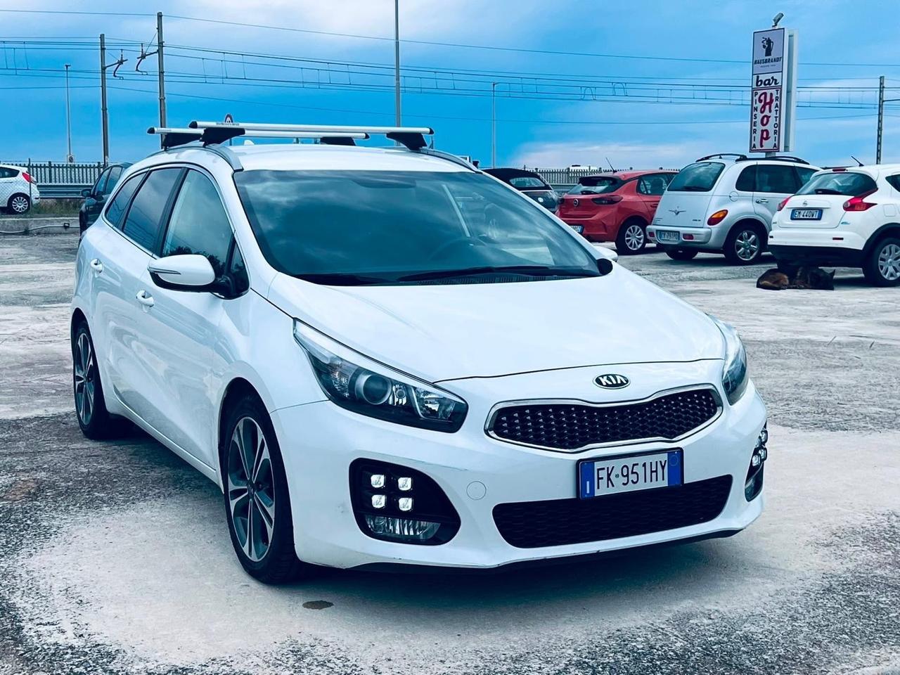 Kia Ceed cee'd 1.6 CRDi 110 CV 5 porte GT - LINE
