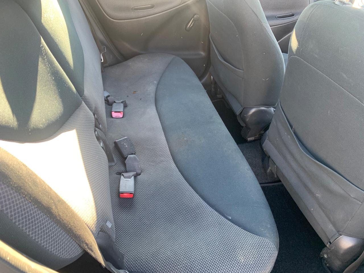 Toyota Yaris 1.4 D-4D 5 porte Sol - 2004