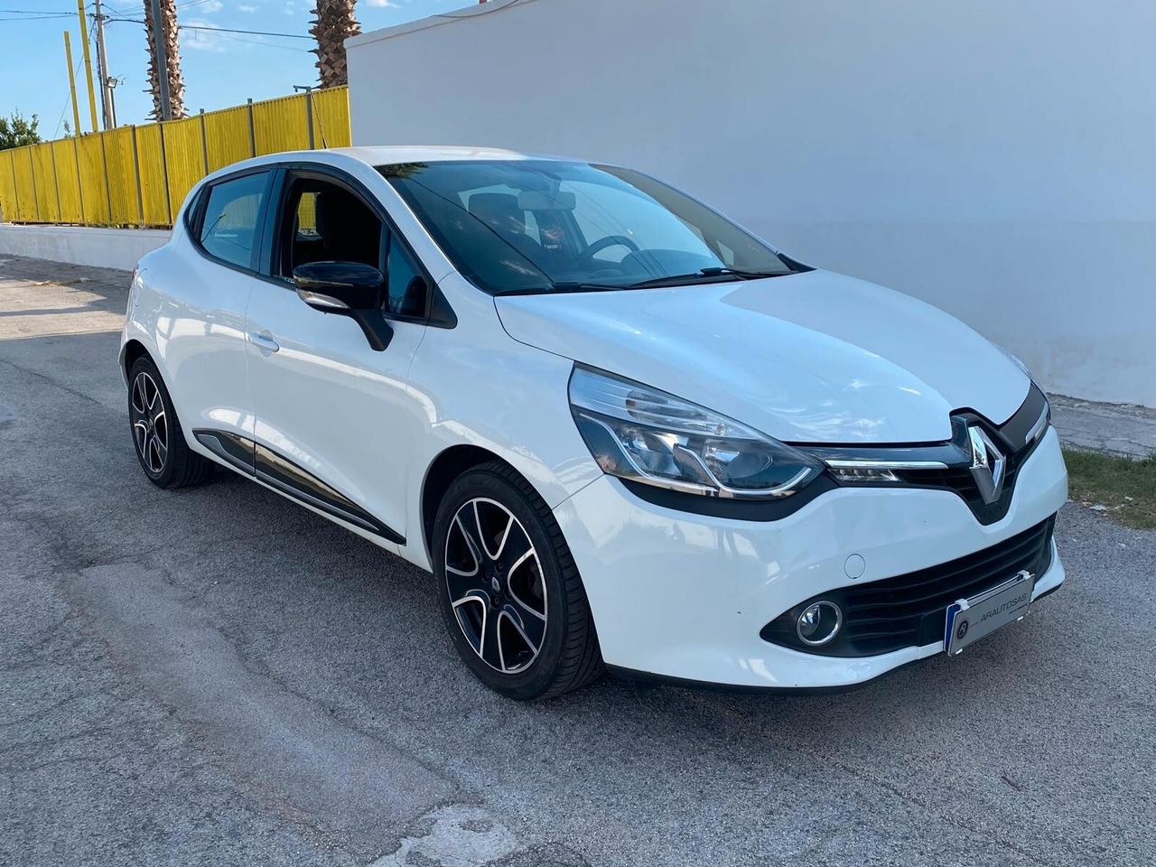 Renault Clio 1.2 75CV 5 Porte Costume National